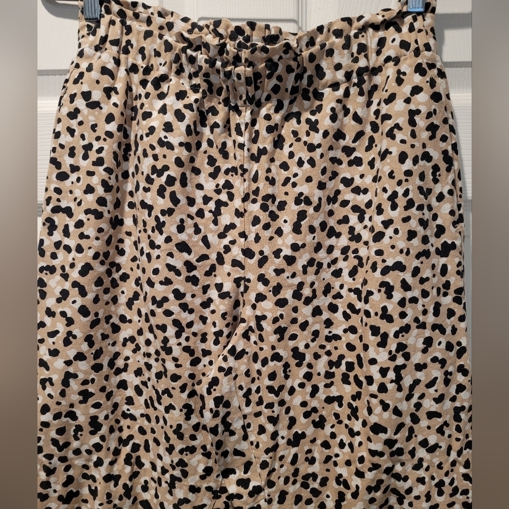 Ann Taylor •Size Medium• Leopard Tan Print High Waisted Pull On Pants w/ pockets - Picture 3 of 12